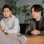 軽作業の仕事探し、迷っていませんか？「派遣」と「紹介」を徹底比較！あなたに最適な働き方を見つける秘訣